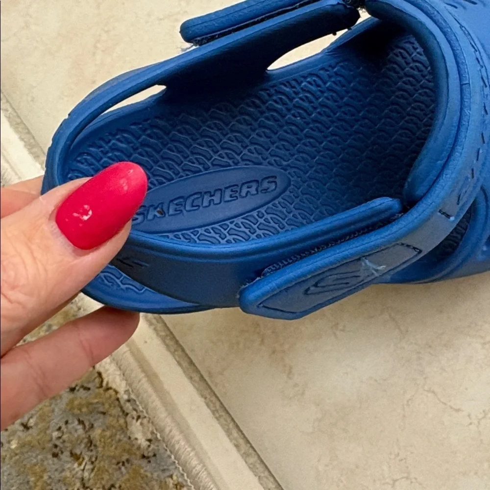 Skechers Kids Vibrant Blue foamies waves blast sandals lightweight / velcro  11